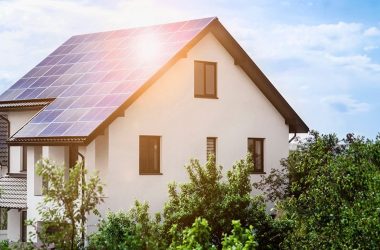 Energia solar residencial e baterias de carros elétricos podem suprir 85% da demanda energética do Japão