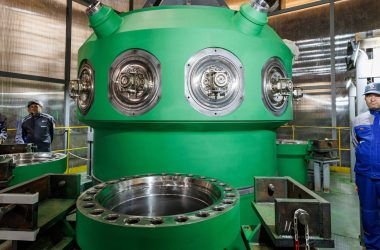Novo reator nuclear é construído para o navio quebra-gelo mais potente do mundo