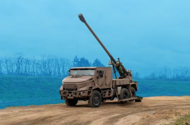 CAESAR: O Poderoso Canhão Autopropulsado da França