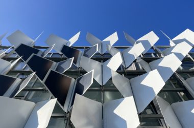 Fachada inteligente se move como organismo vivo para resfriar prédios na Alemanha