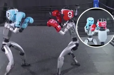 Robôs humanoides mostram golpes de luta antes do primeiro campeonato mundial de boxe robótico