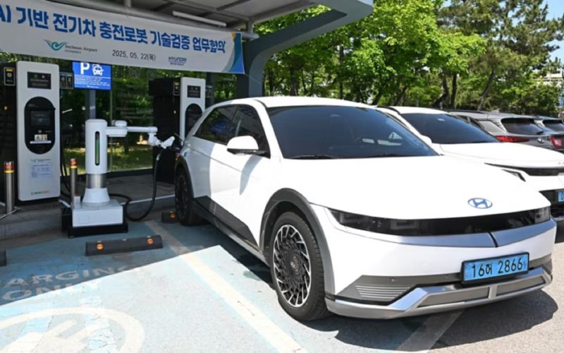 Hyundai coloca robôs com inteligência artificial para carregar carros elétricos no aeroporto de Incheon