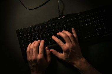 Cientistas alertam: aumenta o número de imagens íntimas falsas criadas por Inteligência Artificial