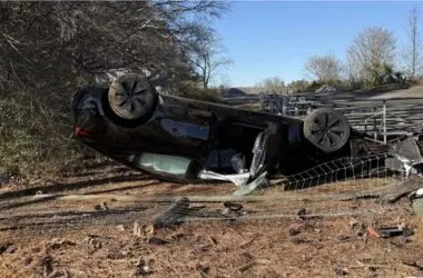 Piloto automático da Tesla capota carro e gera preocupação com segurança dos motoristas