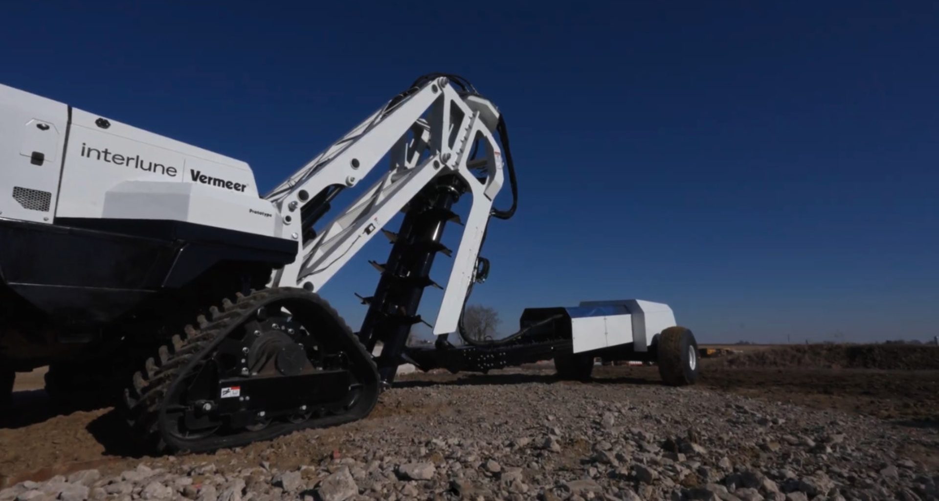 Startup americana revela protótipo de escavadeira para minerar hélio-3 na Lua