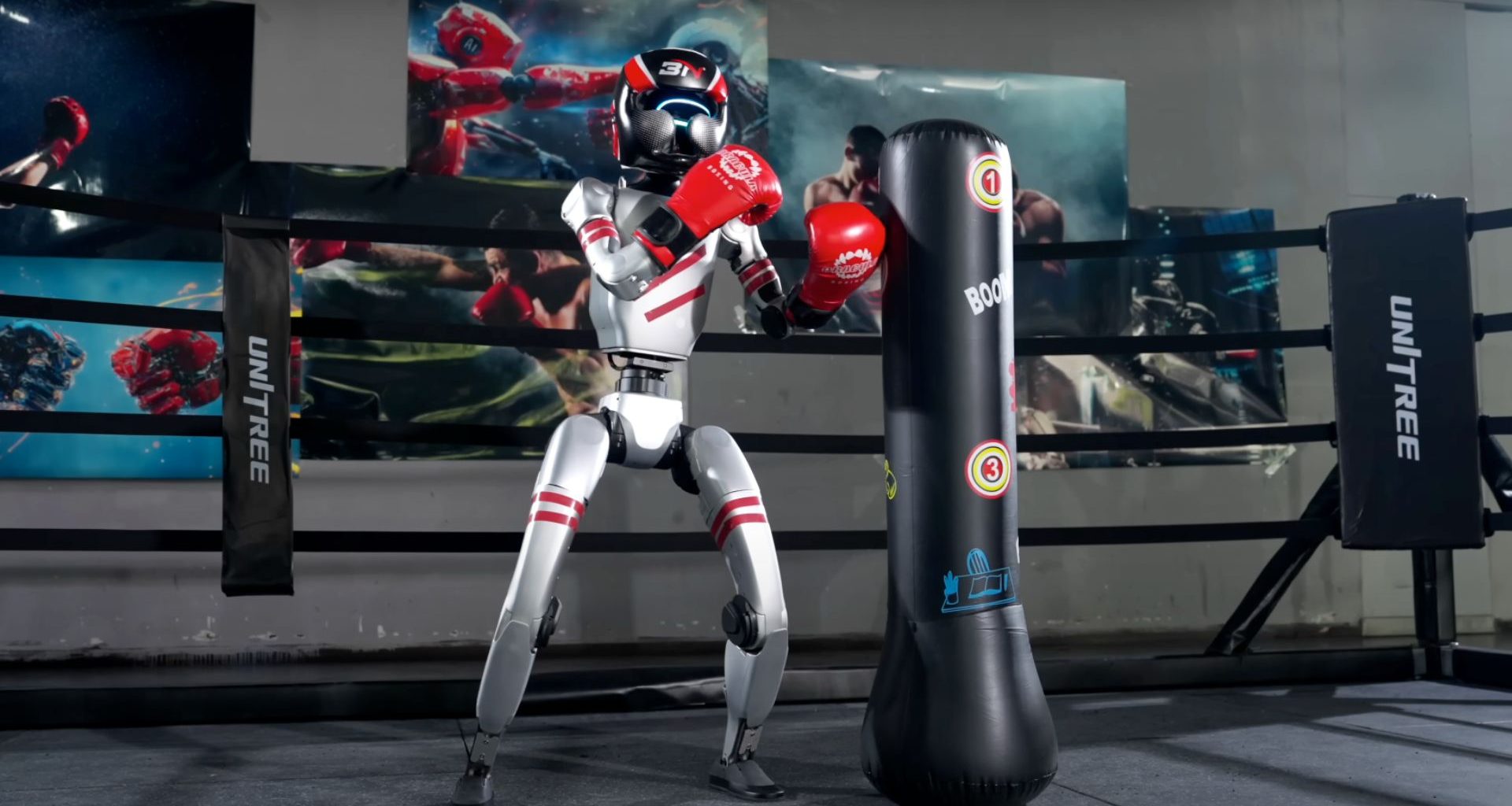 China faz história com primeira luta de boxe entre robôs humanoides controlados por inteligência artificial