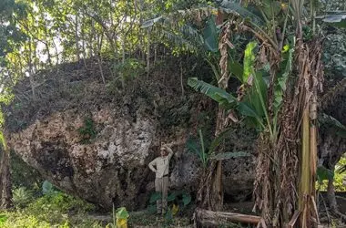 Mistério resolvido: Entenda como pedra gigante surgiu no topo de penhasco em Tonga