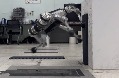 Robô faz parkour em alta velocidade planejando movimentos de forma autônoma