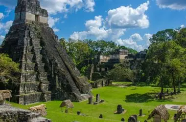 Descoberta cidade Maia de 3 mil anos na Guatemala com pirâmide de 33 metros de altura