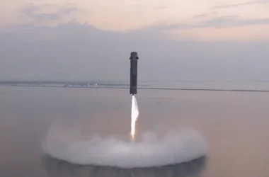 Empresa chinesa rival da SpaceX faz teste bem-sucedido de foguete reutilizável no mar