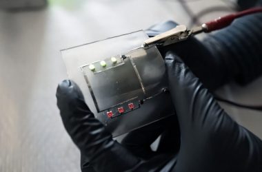 Placa de circuito que se conserta sozinha abre caminho para reduzir lixo eletrônico no Brasil
