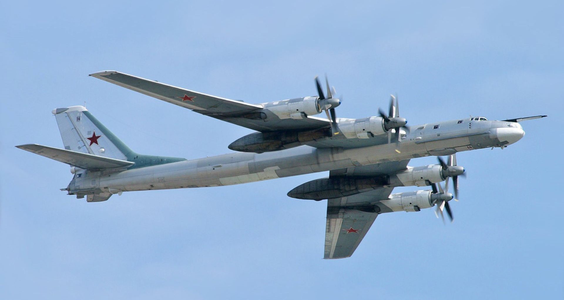 Ucrânia ataca bombardeiros russos com capacidade nuclear durante início das negociações de paz