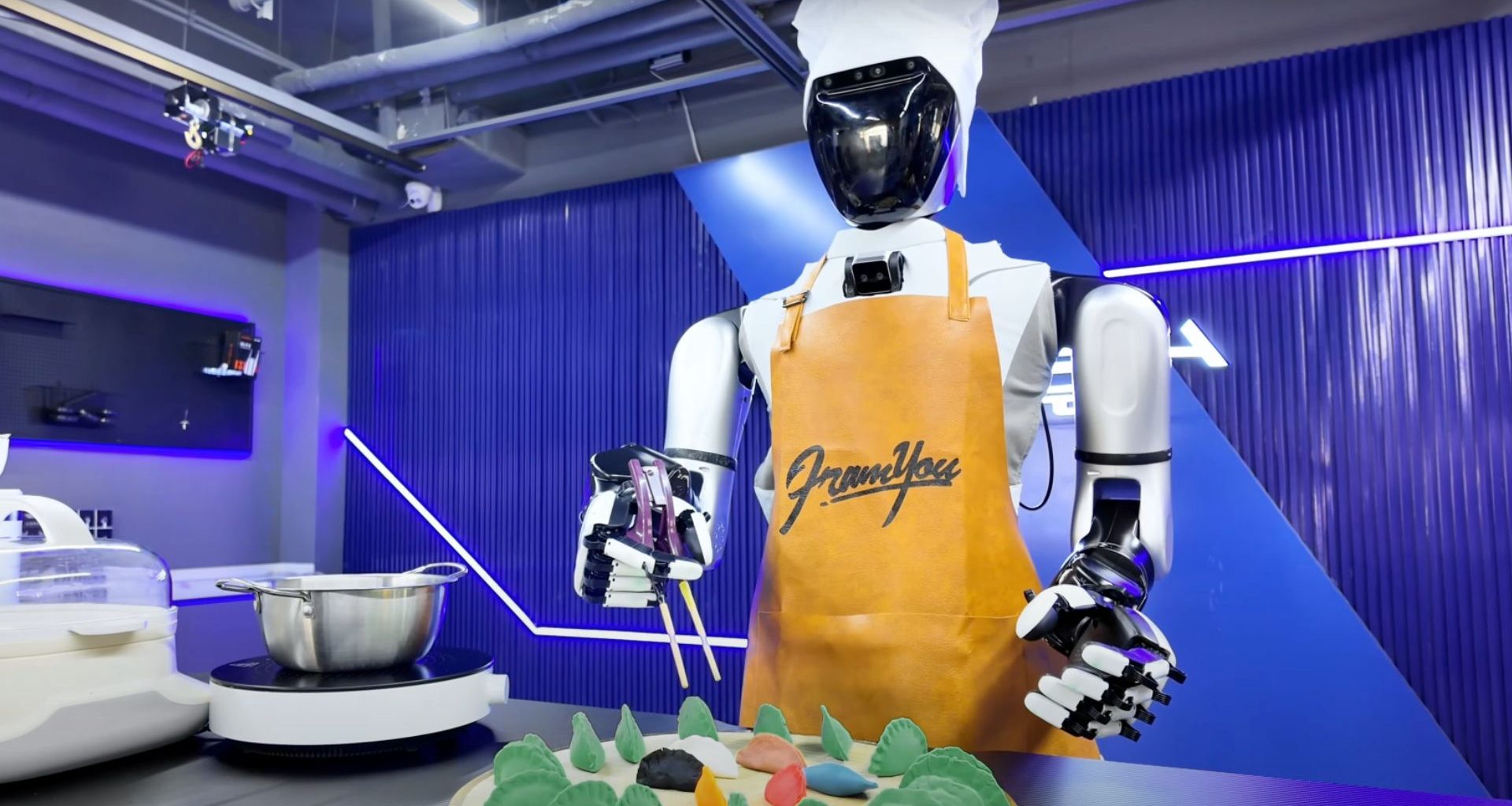 Robô humanóide é o primeiro do mundo a aprender a usar pauzinhos chineses e cozinhar bolinhos