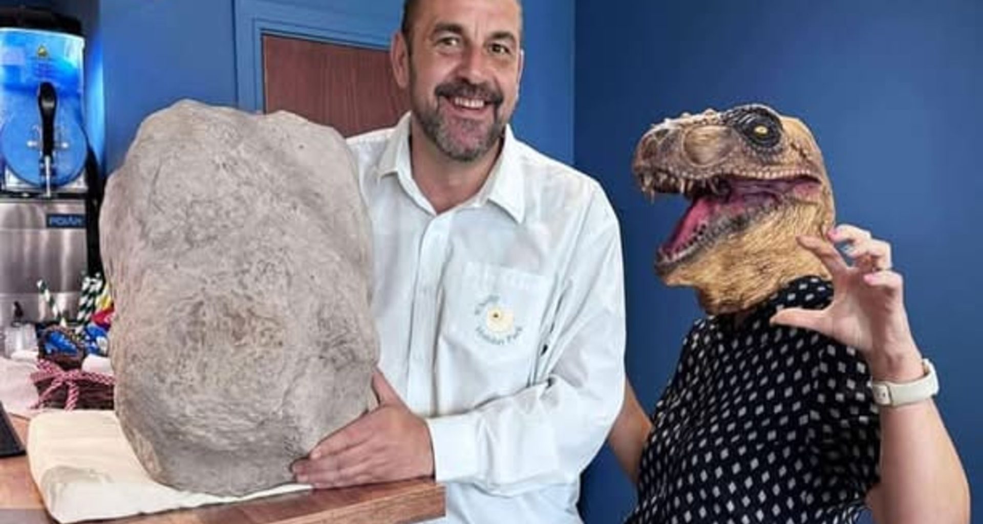 Pegada gigante de dinossauro com 170 milhões de anos é descoberta no litoral do Reino Unido