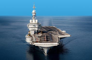 Porta-Aviões Charles de Gaulle: A Fortaleza Flutuante da Europa