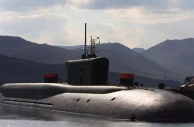 Novo submarino nuclear russo de 24 mil toneladas carrega 96 ogivas de destruição em massa