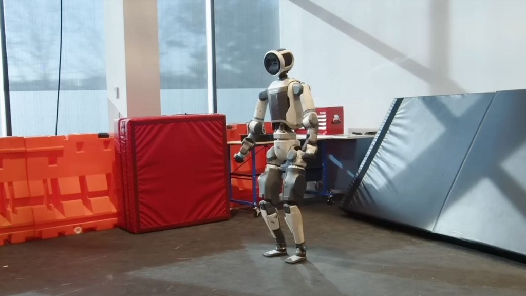 Cientistas criam bateria inspirada no sangue humano para robôs funcionarem por mais tempo