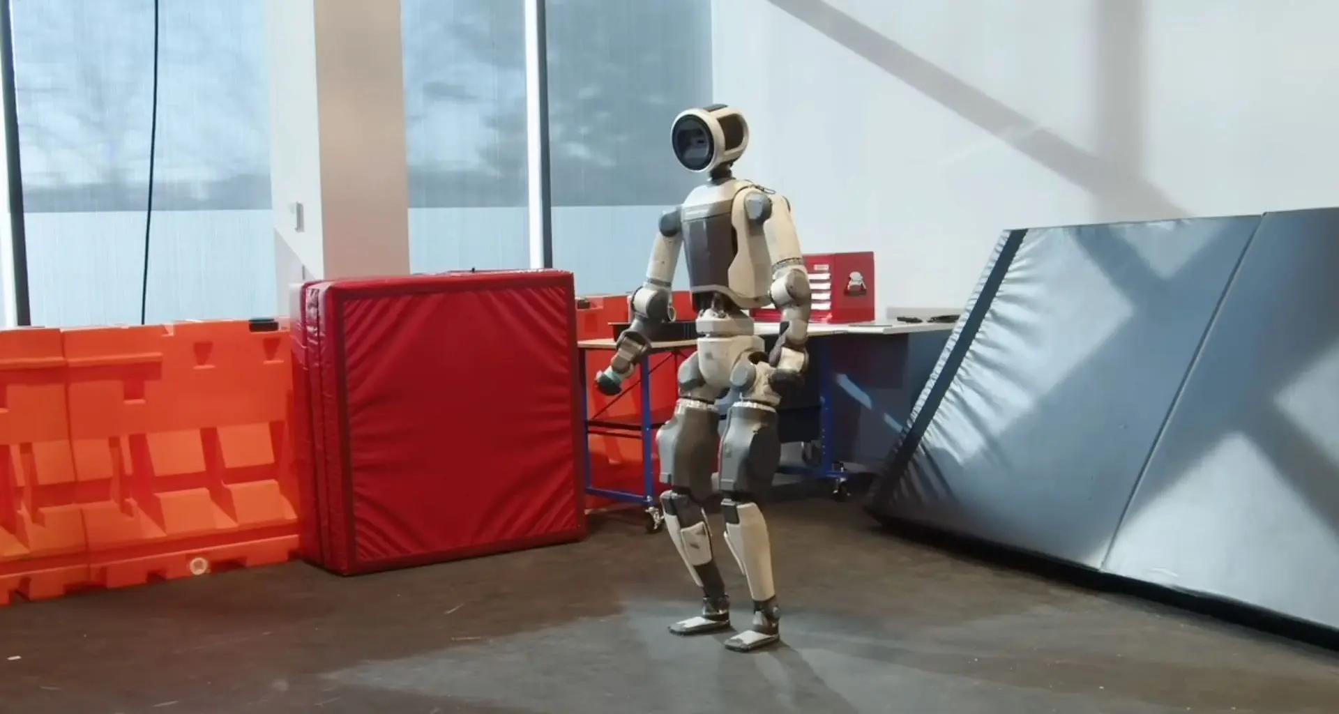 Cientistas criam bateria inspirada no sangue humano para robôs funcionarem por mais tempo