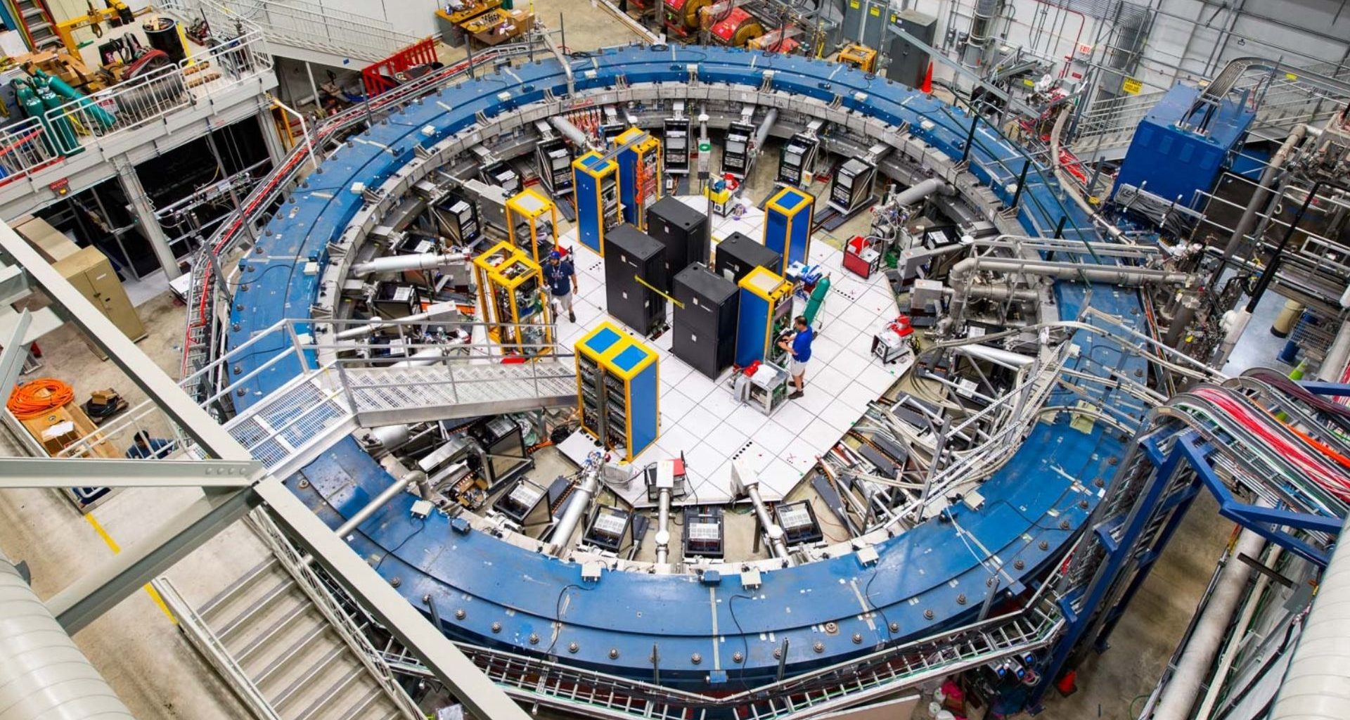 Cientistas nos EUA fazem medição mais precisa do magnetismo do múon, partícula rara que intriga a física