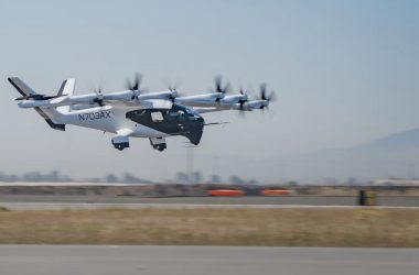 Avião elétrico da Archer faz primeiro voo tripulado na pista e decola com sucesso