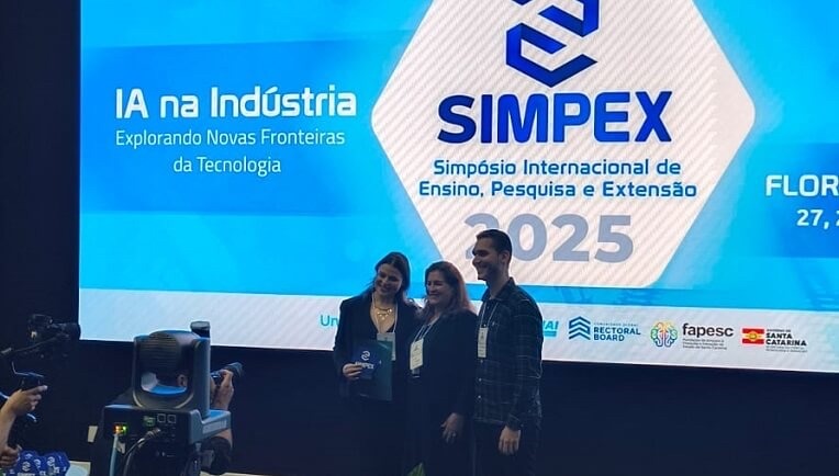 Do laboratório ao mundo: brasileira conquista prêmio internacional com TCC sobre aerogéis