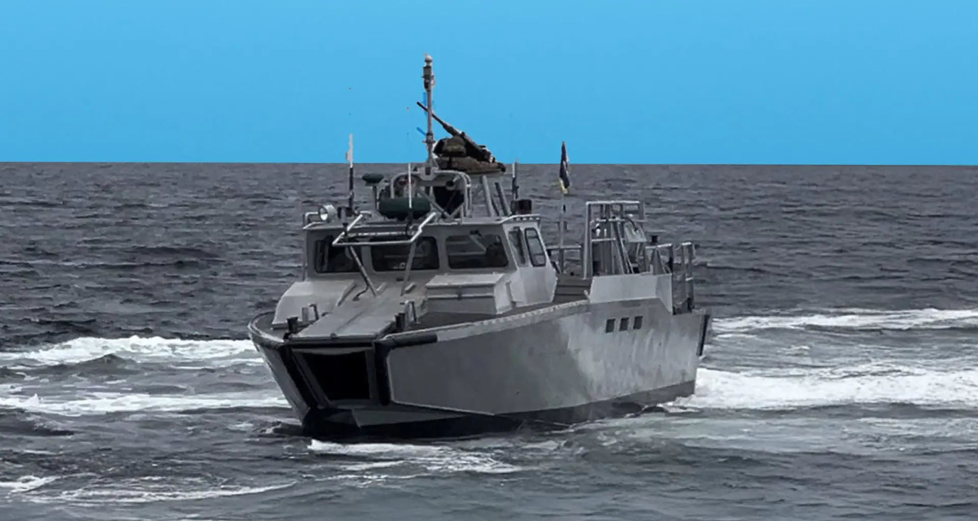 CB90: O Barco das Forças Especiais Feito para Velocidade e Ataque Surpresa