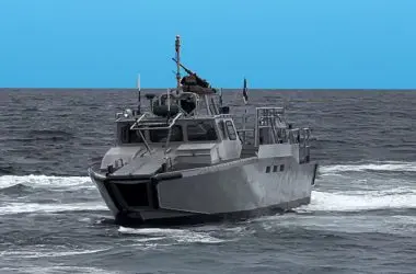CB90: O Barco das Forças Especiais Feito para Velocidade e Ataque Surpresa