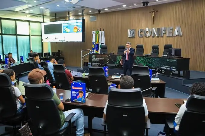 Da universidade ao poder: estudantes vivenciam tomada de decisões estratégicas no plenário do Confea