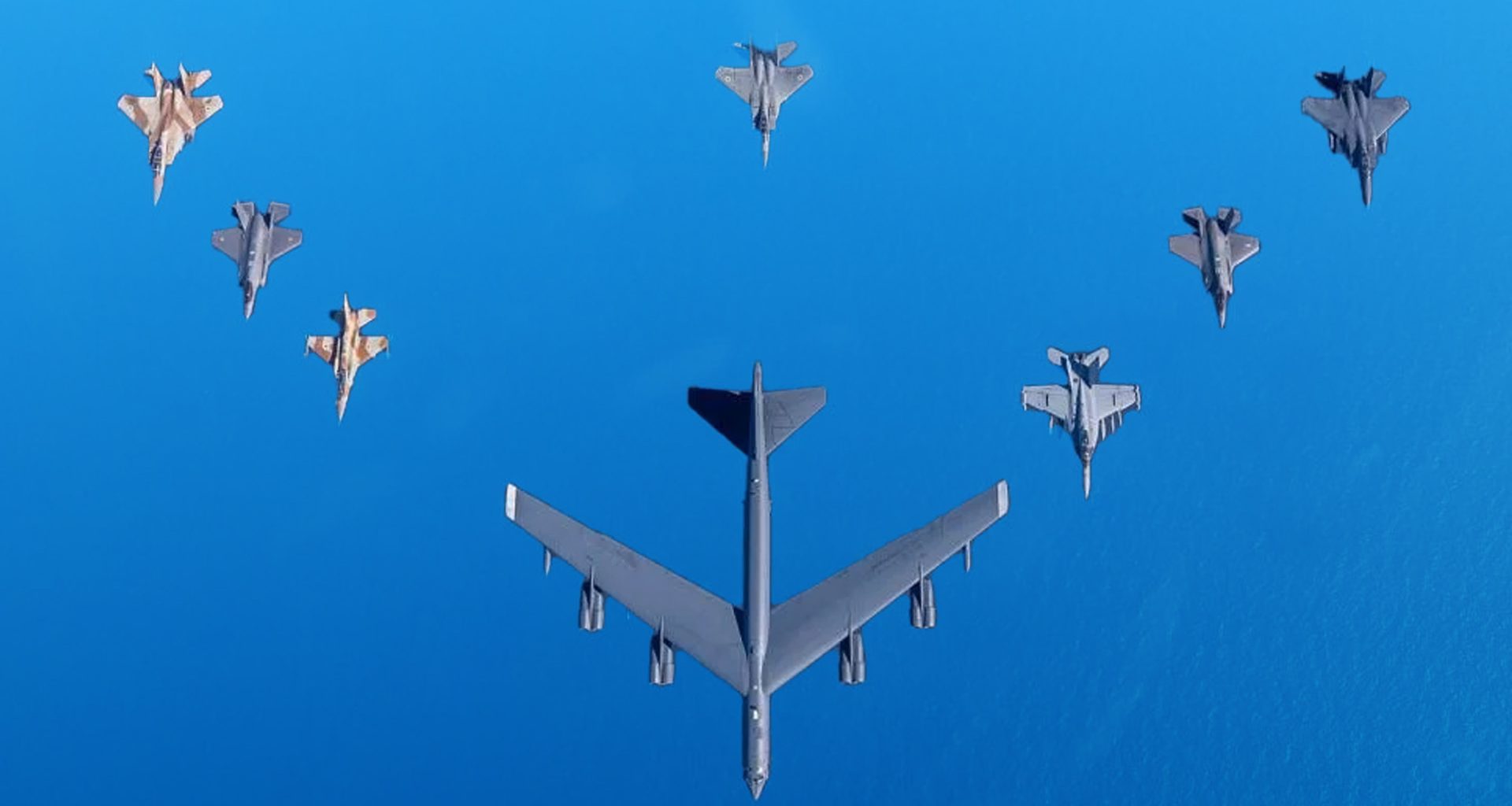 Dos Bombardeiros B-2 ao NIMITZ: Todo o Poder do Apoio Militar dos EUA a Israel