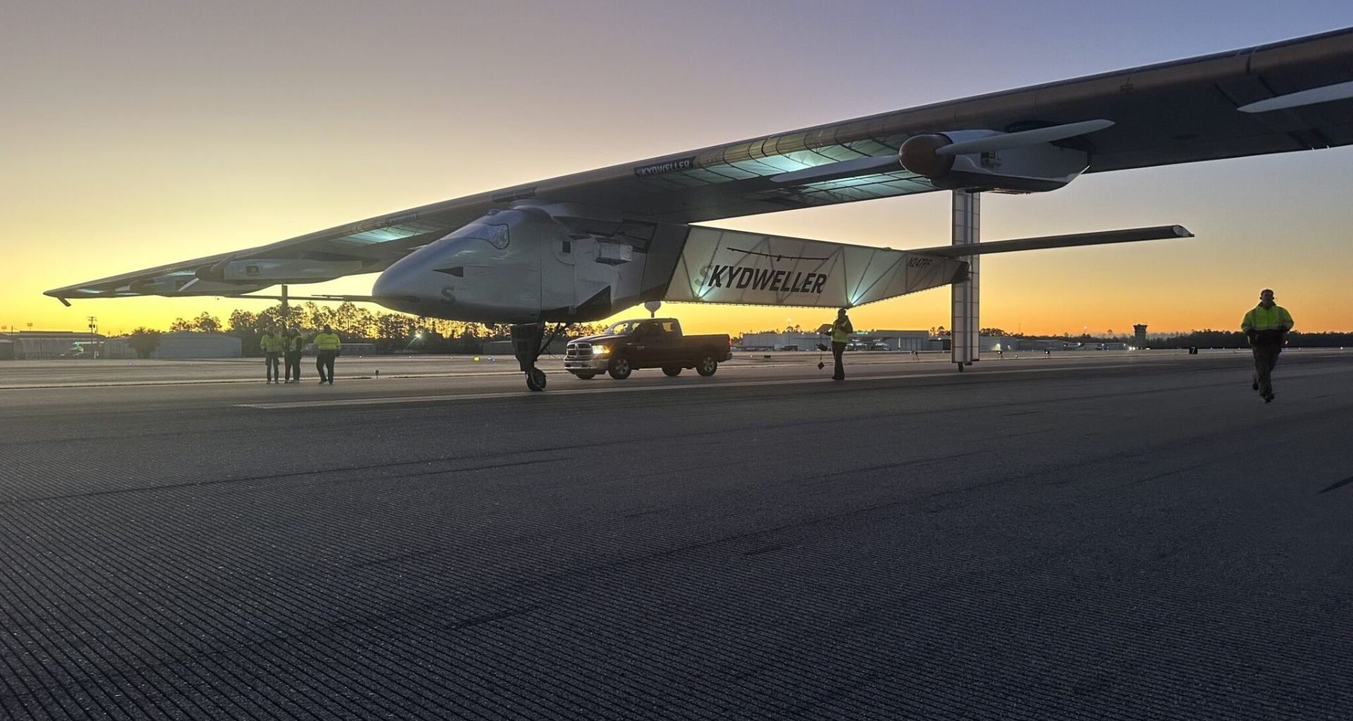 Drone solar gigante, do tamanho de um Boeing 747, promete voos de até um mês sem pousar