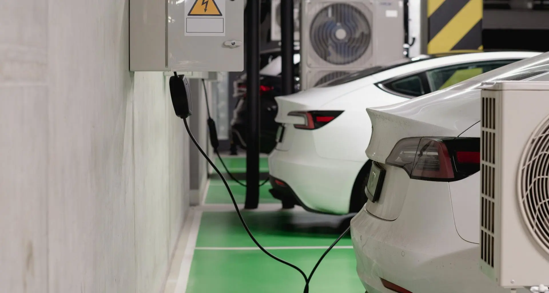 Pontos de recarga são mais eficientes que incentivos fiscais para aumentar a compra de carros elétricos