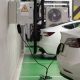 Pontos de recarga são mais eficientes que incentivos fiscais para aumentar a compra de carros elétricos