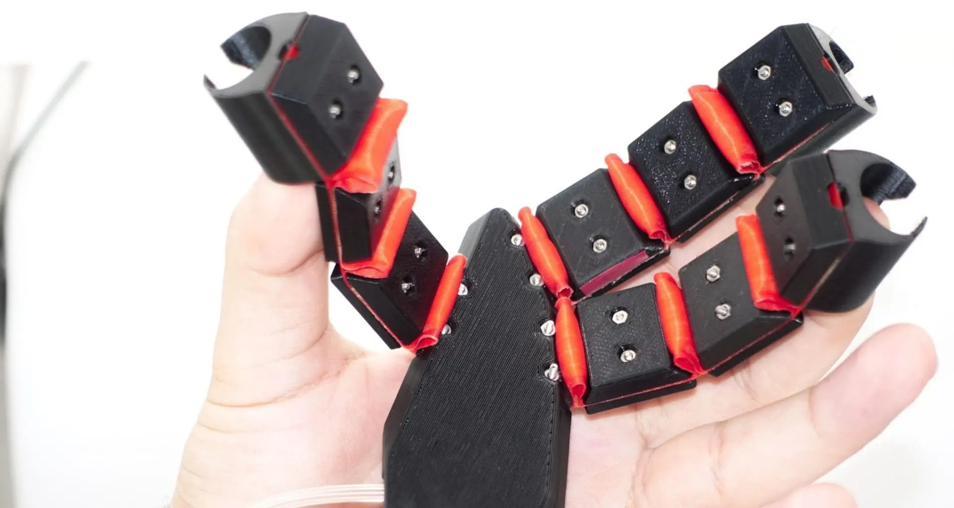 Robôs flexíveis que mudam de forma oferecem 16 maneiras de simular o toque humano