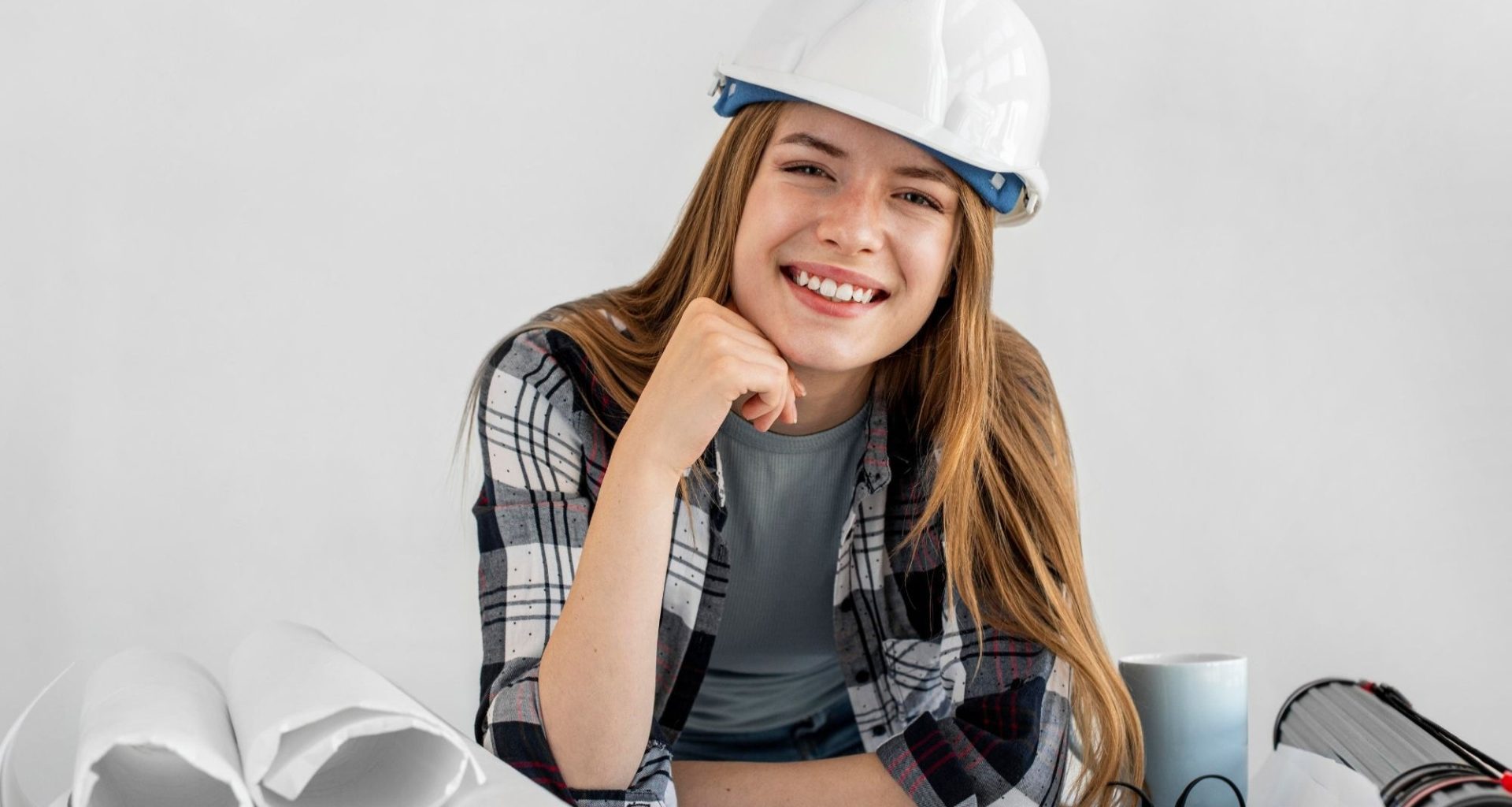 Dia da Mulher na Engenharia 2025: Por que engenheiras ainda enfrentam barreiras na liderança?