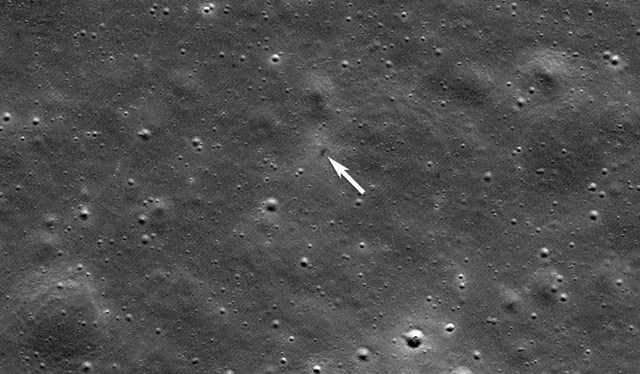 NASA descobre cratera na Lua formada por queda de nave espacial que bateu recentemente