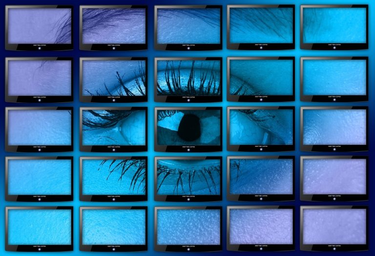 Estudo revela: Vigilância digital massiva é usada para acessar, lucrar, pressionar e controlar a população