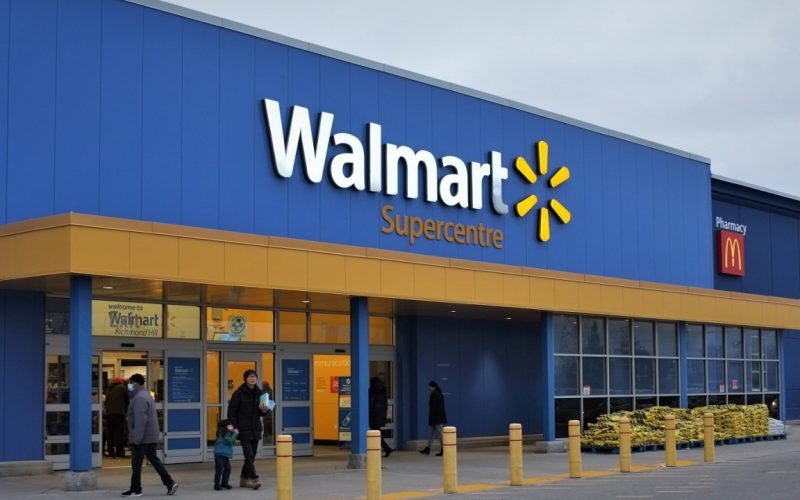 Walmart investe em inteligência artificial para empoderar funcionários nas lojas do Brasil
