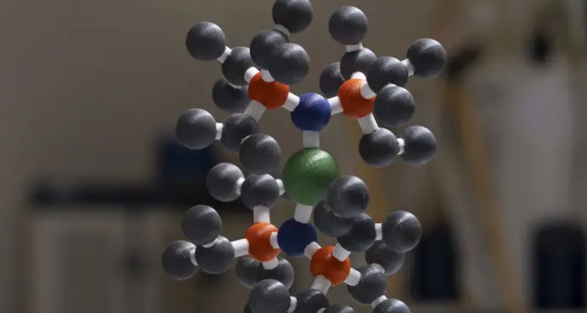 HD molecular revolucionário do tamanho de um selo postal armazena 3 TB de dados