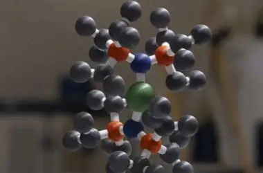 HD molecular revolucionário do tamanho de um selo postal armazena 3 TB de dados