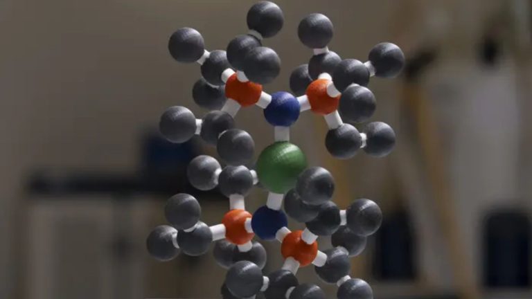 HD molecular revolucionário do tamanho de um selo postal armazena 3 TB de dados