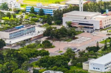 UFSC oferece 600 vagas em graduação usando notas do ensino médio. Não precisa fazer vestibular!