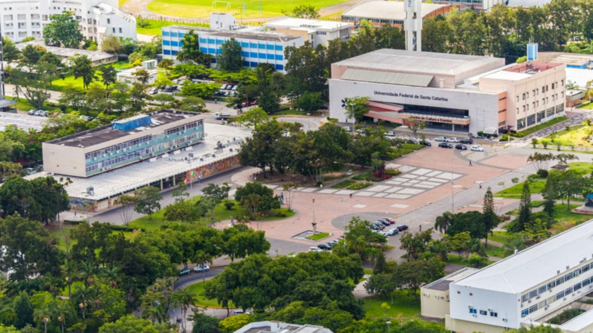 UFSC oferece 600 vagas em graduação usando notas do ensino médio. Não precisa fazer vestibular!