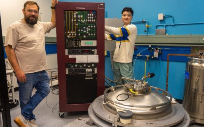 QML supera IA clássica: resistência ôhmica otimizada redefine chips CSIRO comprova IA quântica: máxima eficiência em semicondutores GaN Transistores GaN evoluem: IA quântica revoluciona fabricação global 159 amostras testadas: QML transforma design de semicondutores Google e IBM aceleram IAQ: chips mais precisos e energéticos emergem