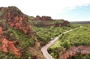 100 metros de túnel: solução definitiva transforma Portão do Inferno Instabilidade em solo de arenito leva projeto a Redefinir segurança viária Estudos geotécnicos + Ibama: túnel supera riscos e preserva meio ambiente