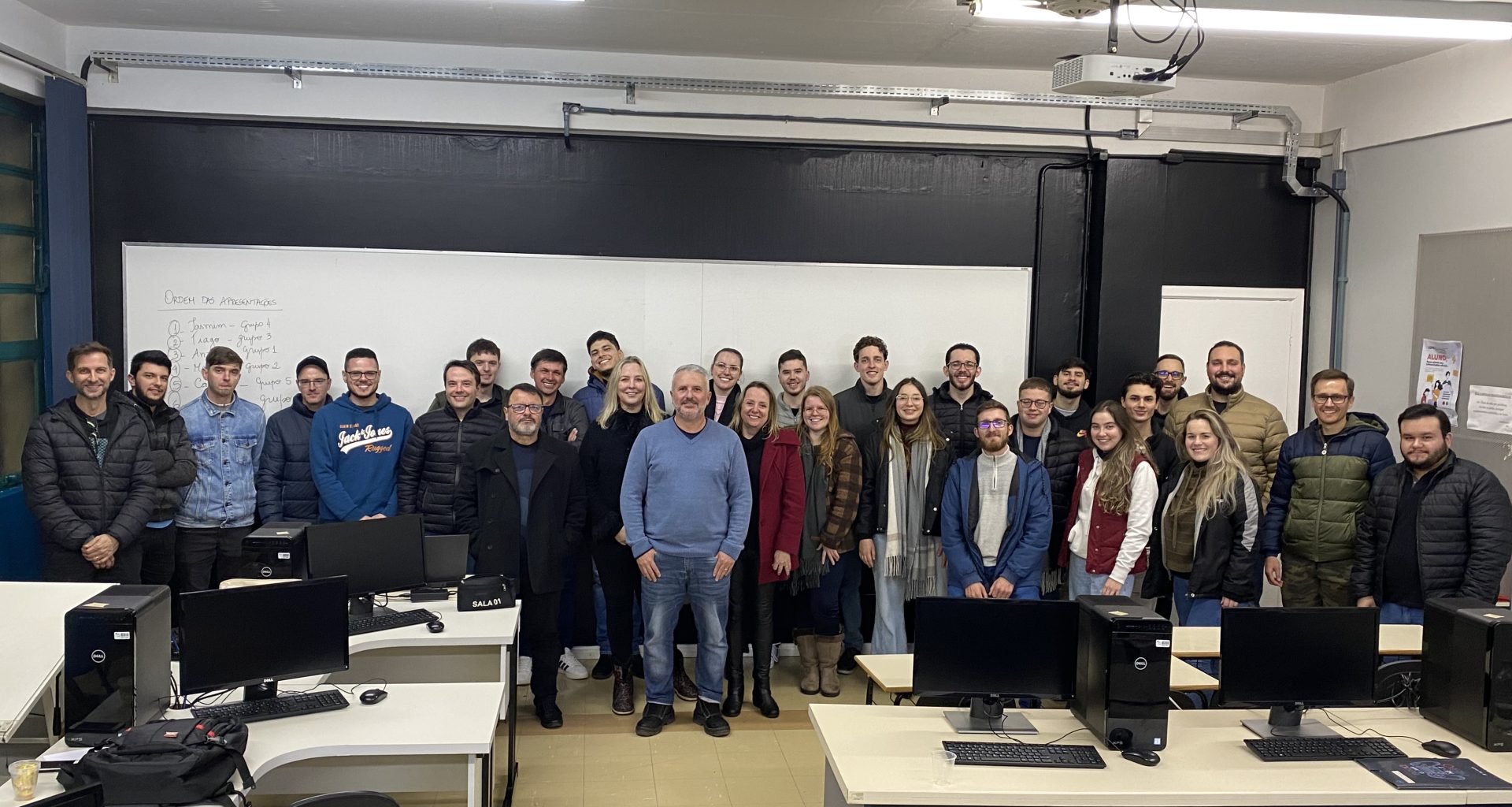 Estudantes de Engenharia Civil mostram projetos completos de prédios na matéria Projeto de Síntese