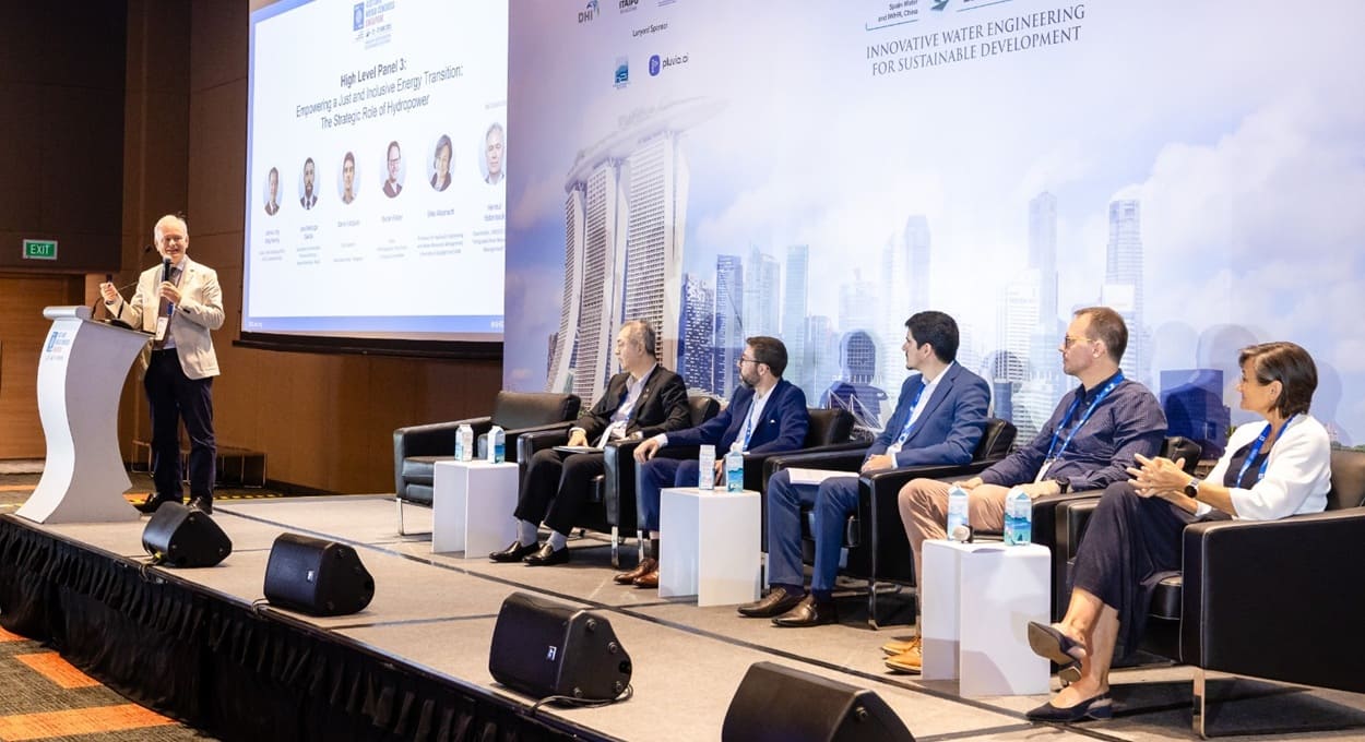 Itaipu marca presença no Congresso Mundial de Engenharia Hidroambiental representando o Brasil no exterior
