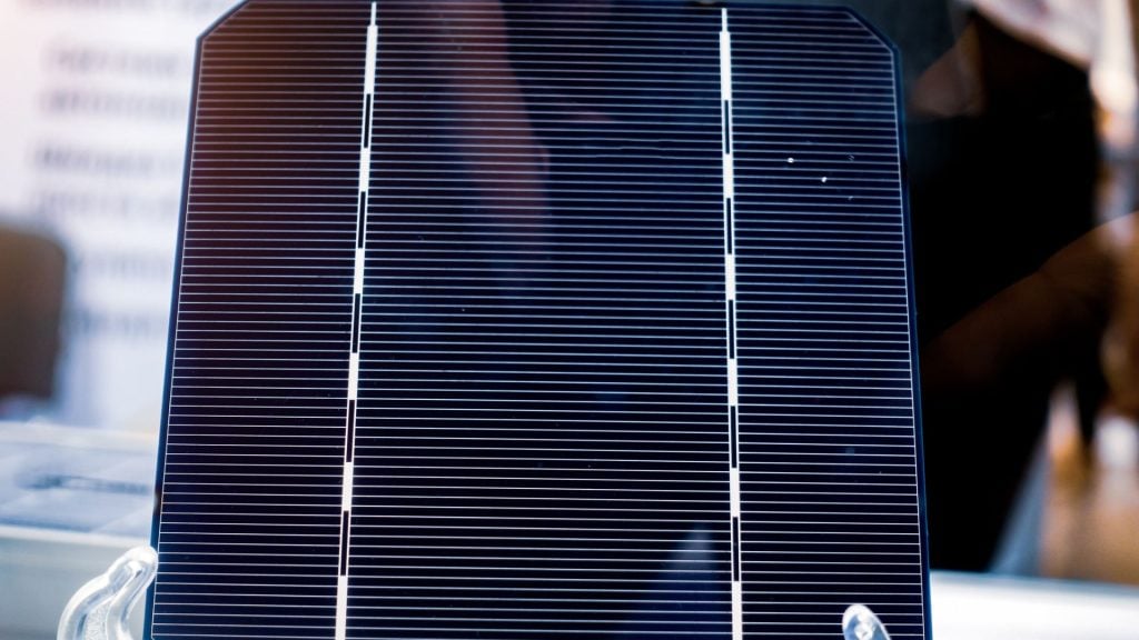 Células solares recorde mantêm 80% de energia por mais de 2000 horas seguidas.