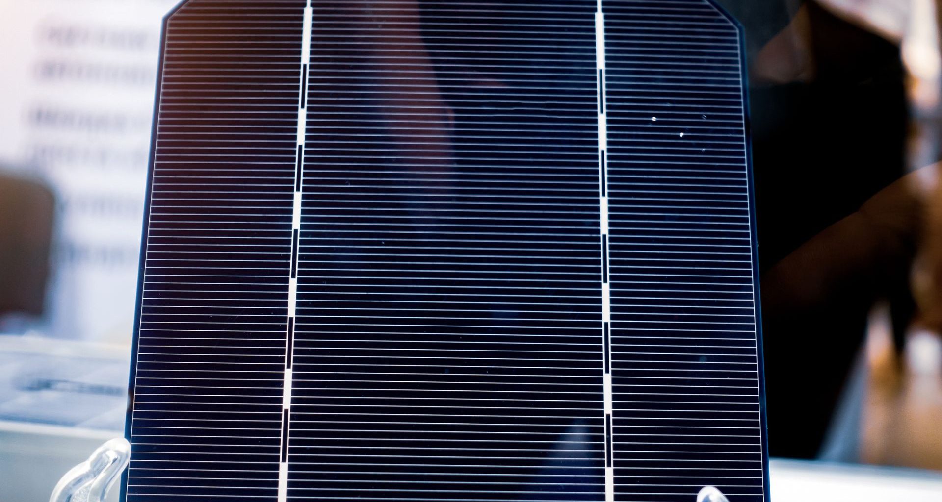 Células solares recorde mantêm 80% de energia por mais de 2000 horas seguidas.