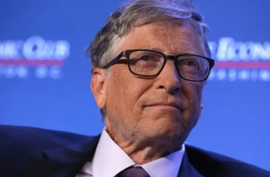 Bill Gates revela o futuro da humanidade com o avanço da IA.