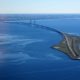 Obra-prima da engenharia: 16km que unem túnel, ilha e ponte, começando debaixo d'água.
